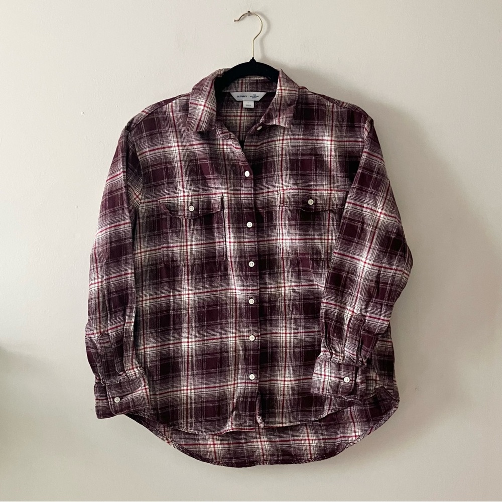 Old Navy Boyfriend Maroon Plaid Button Down Shirt Medium Casual Classic Everyday